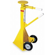 Trailer Stabilizing Jacks